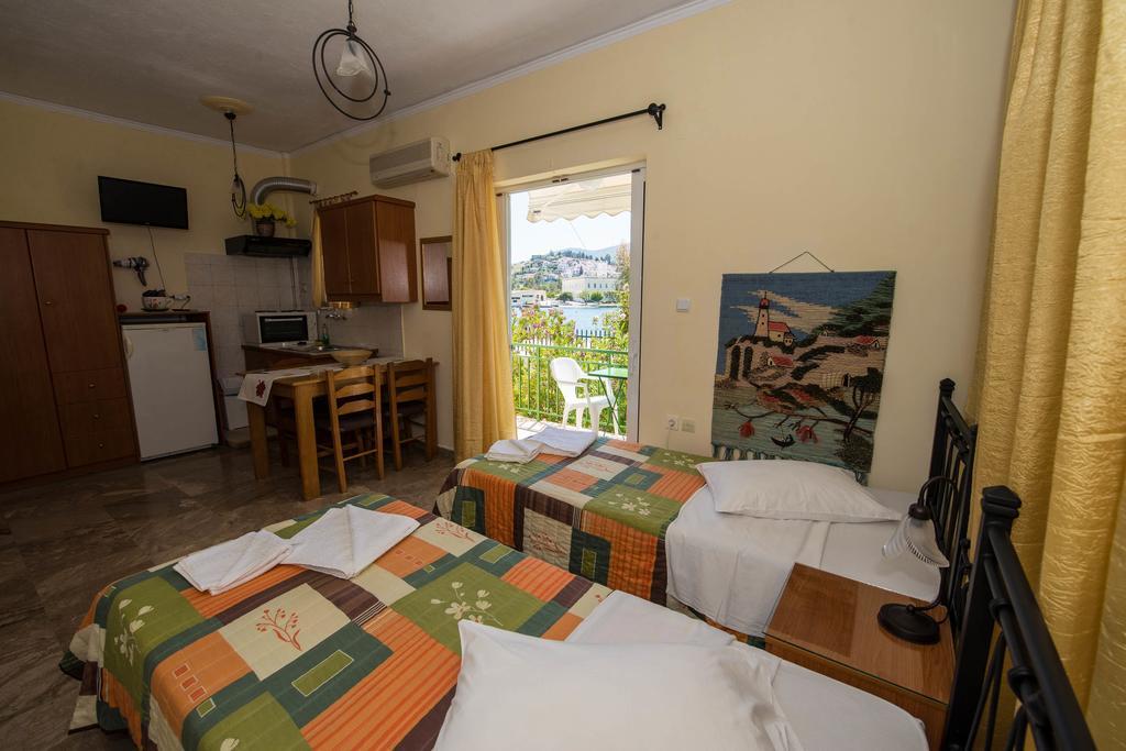 Matrona Apartments Πόρος Εξωτερικό φωτογραφία